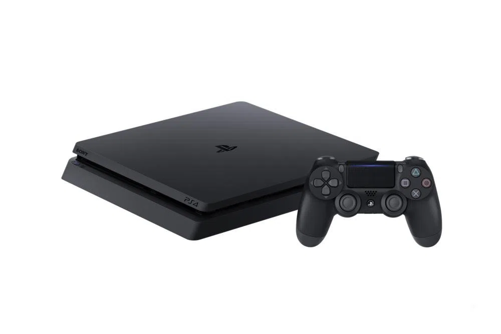 Playstation Sony, Pack PS4 Crash Team Racing, Console 4 Slim 1 To + 2 Manettes Sans Fil DUALSHOCK 4 V2 + Jeu Crash Team Racing, Châssis F, Couleur : Jet Black